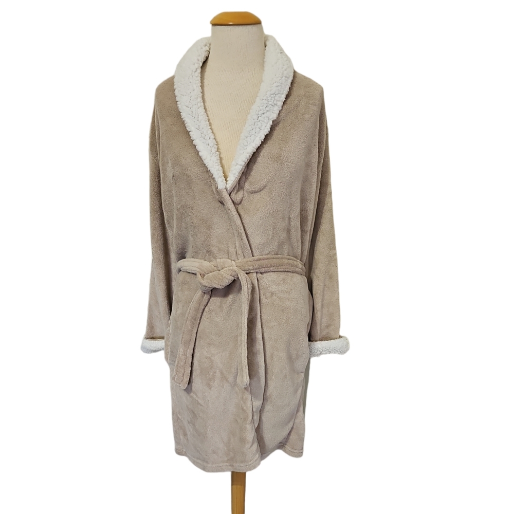 Robe Blue Star Clothing Company
